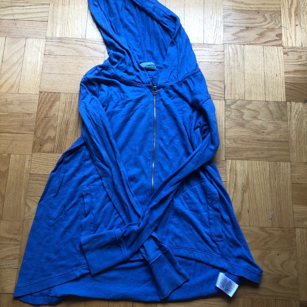 C and C thin hooded sweatshirt